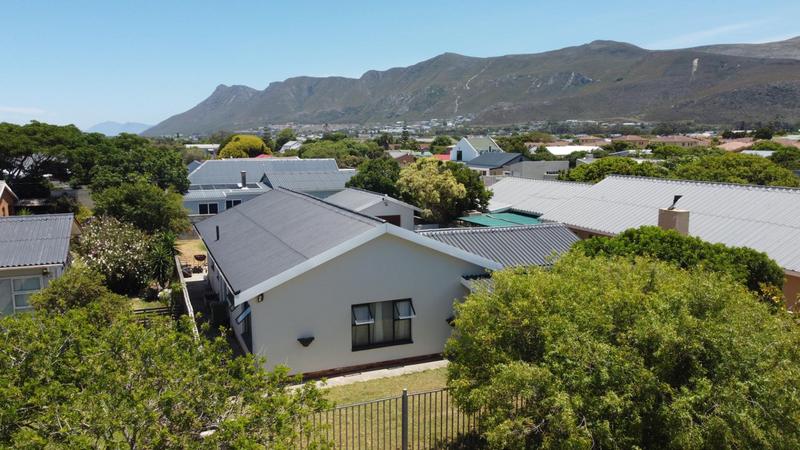 3 Bedroom Property for Sale in Sandbaai Western Cape